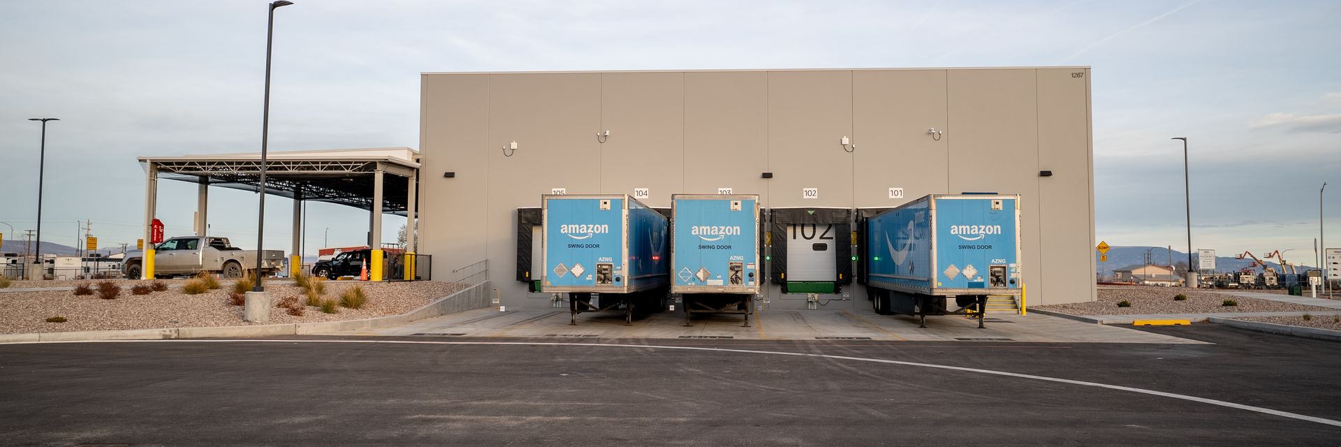 Commercial distribution and storage property